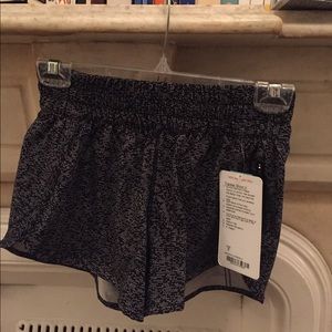 Lululemon Tracker Short V - size 6!